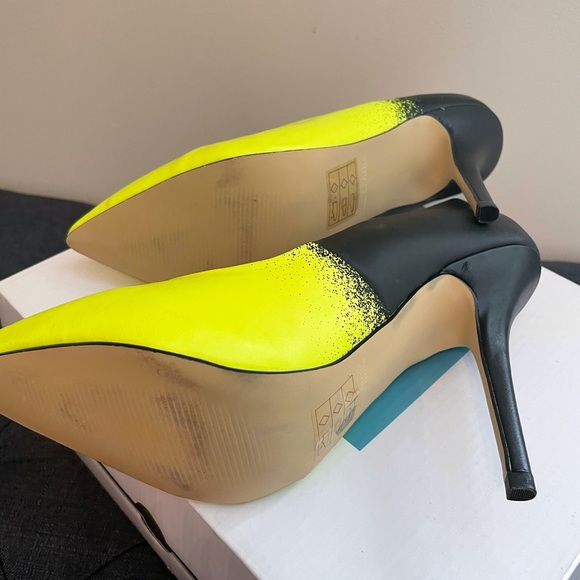 Yellow neon splash heels - Picture 4 of 4